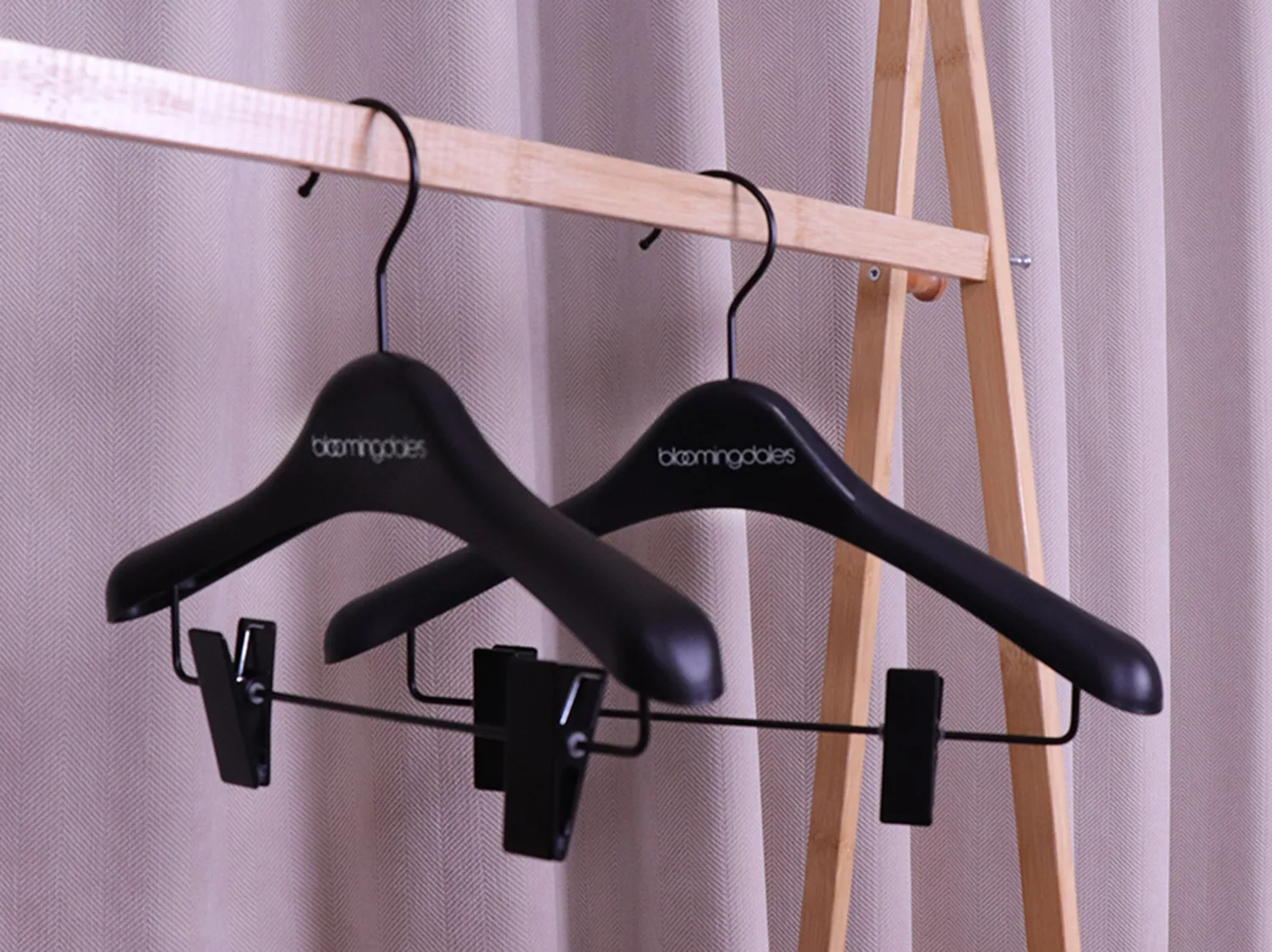 set di appendiabiti di plastica personalizzati all'ingrosso in stock
