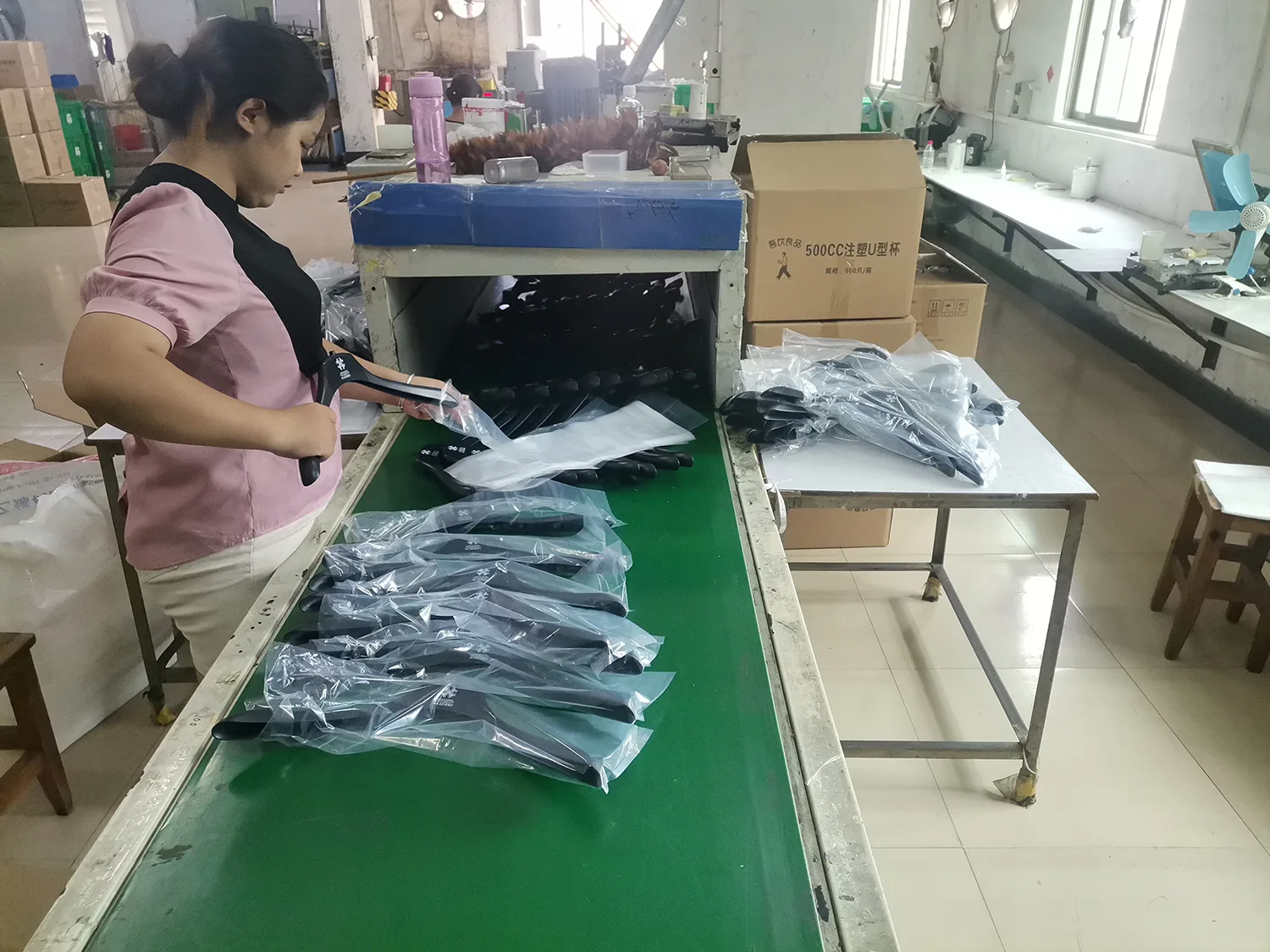 wholesale hanger factory quality control workshop