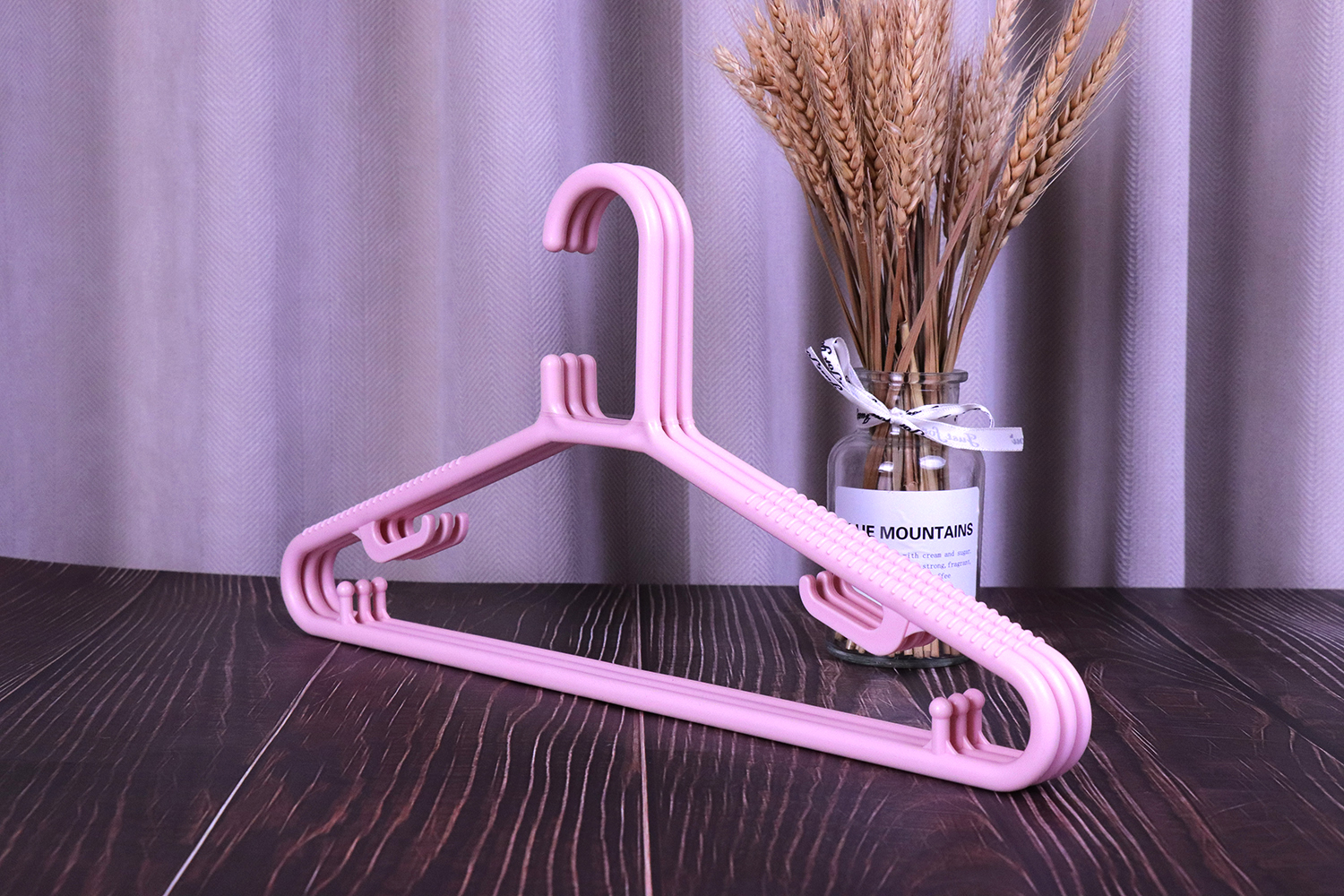 wholesale plastic hanger for clothes