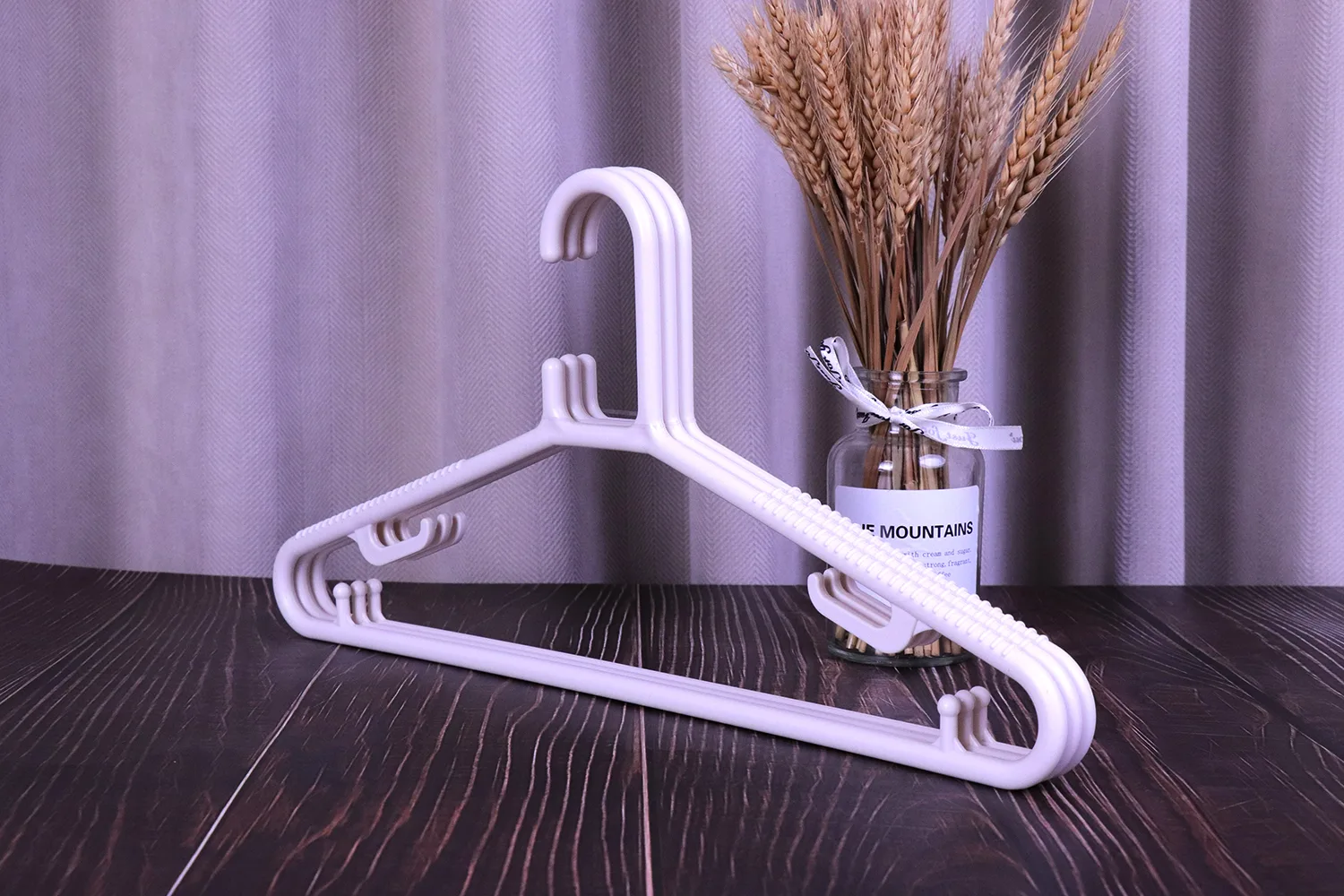 multi functional plastic hangers wholesale