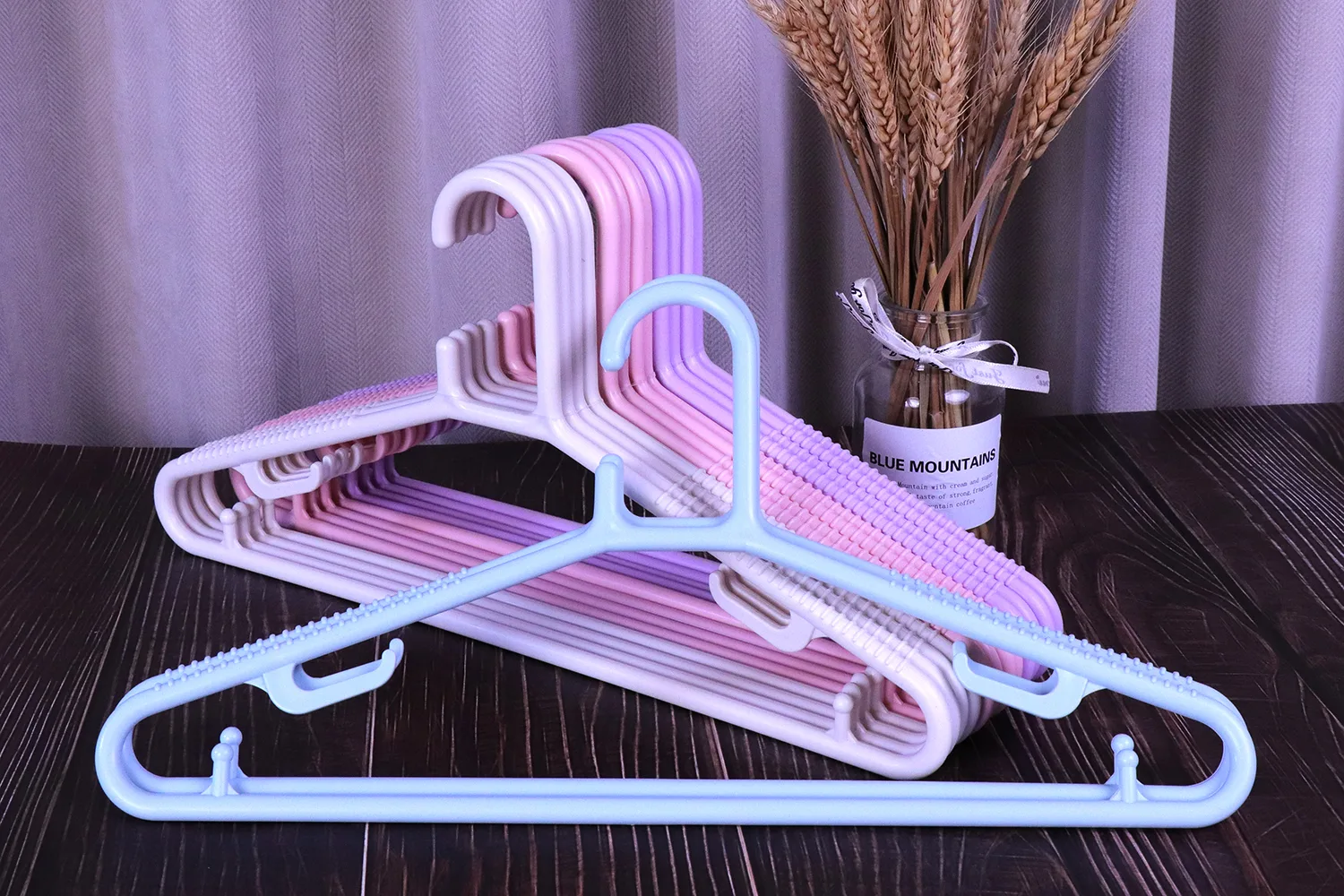 41.5cm adult plastic tubular hanger front view