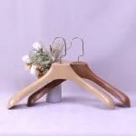 Custom Heavy Duty Wide Shoulder Plastic Hangers (Bulk) - Imagen 4