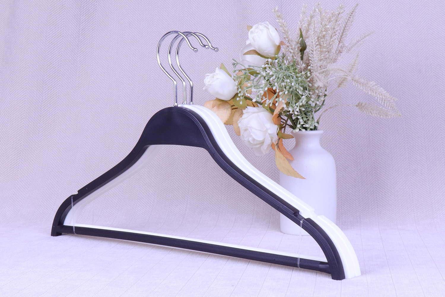 plastic hangers for clothing