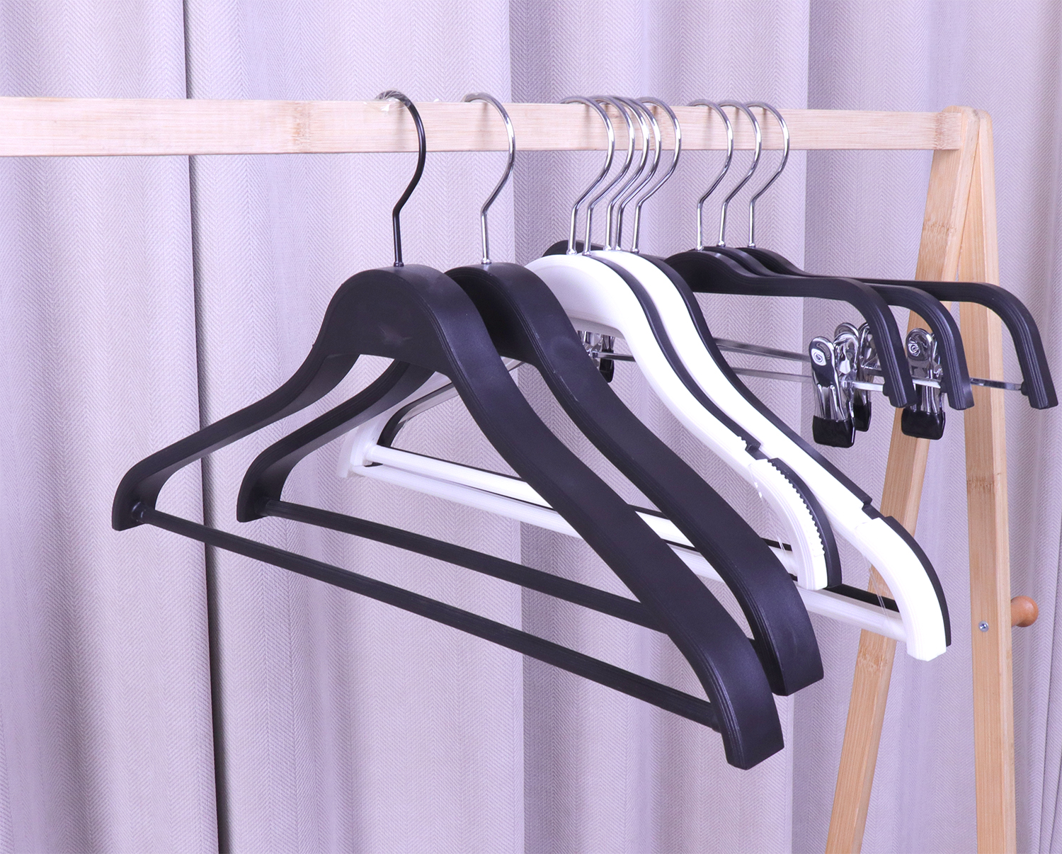 heavy duty plastic hangers