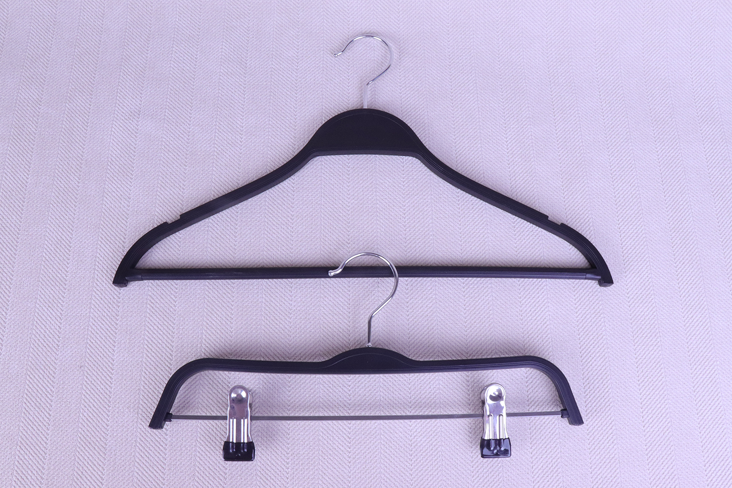 plastic hangers for clothing