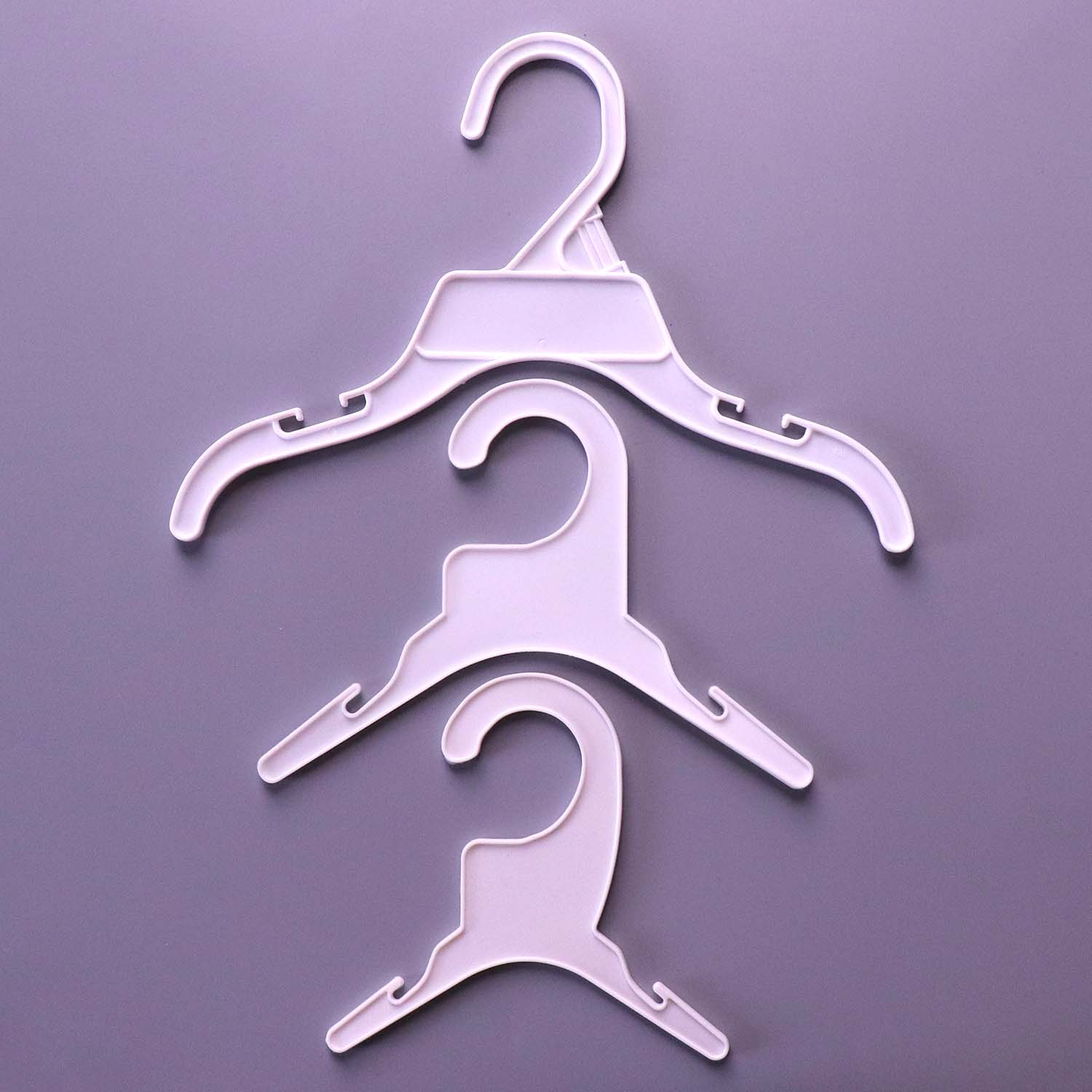 pet hanger-01A Custom Wholesale Plastic Pet Clothes Hangers (Bulk Order) - Image 1